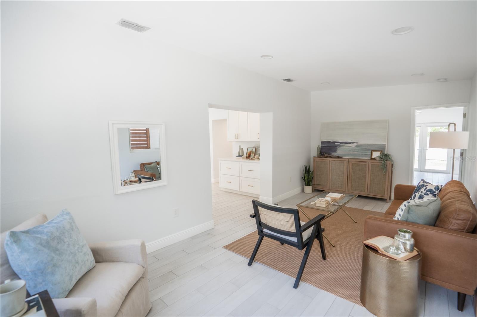 MANHATTAN MANOR 3 - Residential