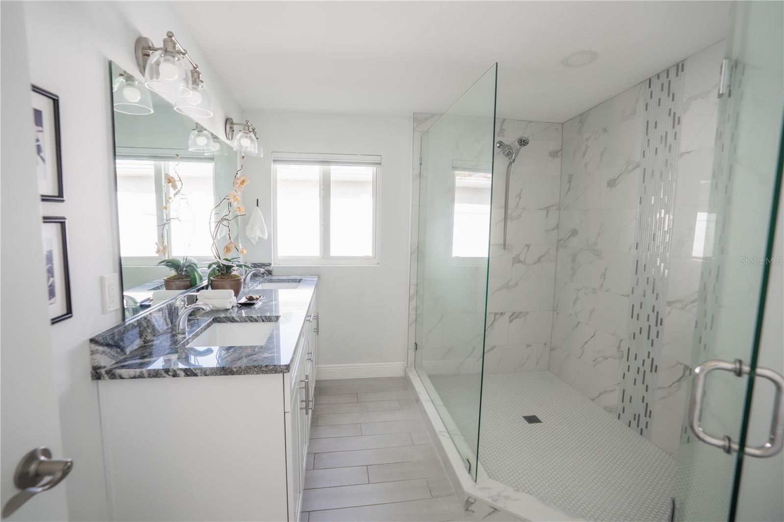 MANHATTAN MANOR 3 - Residential