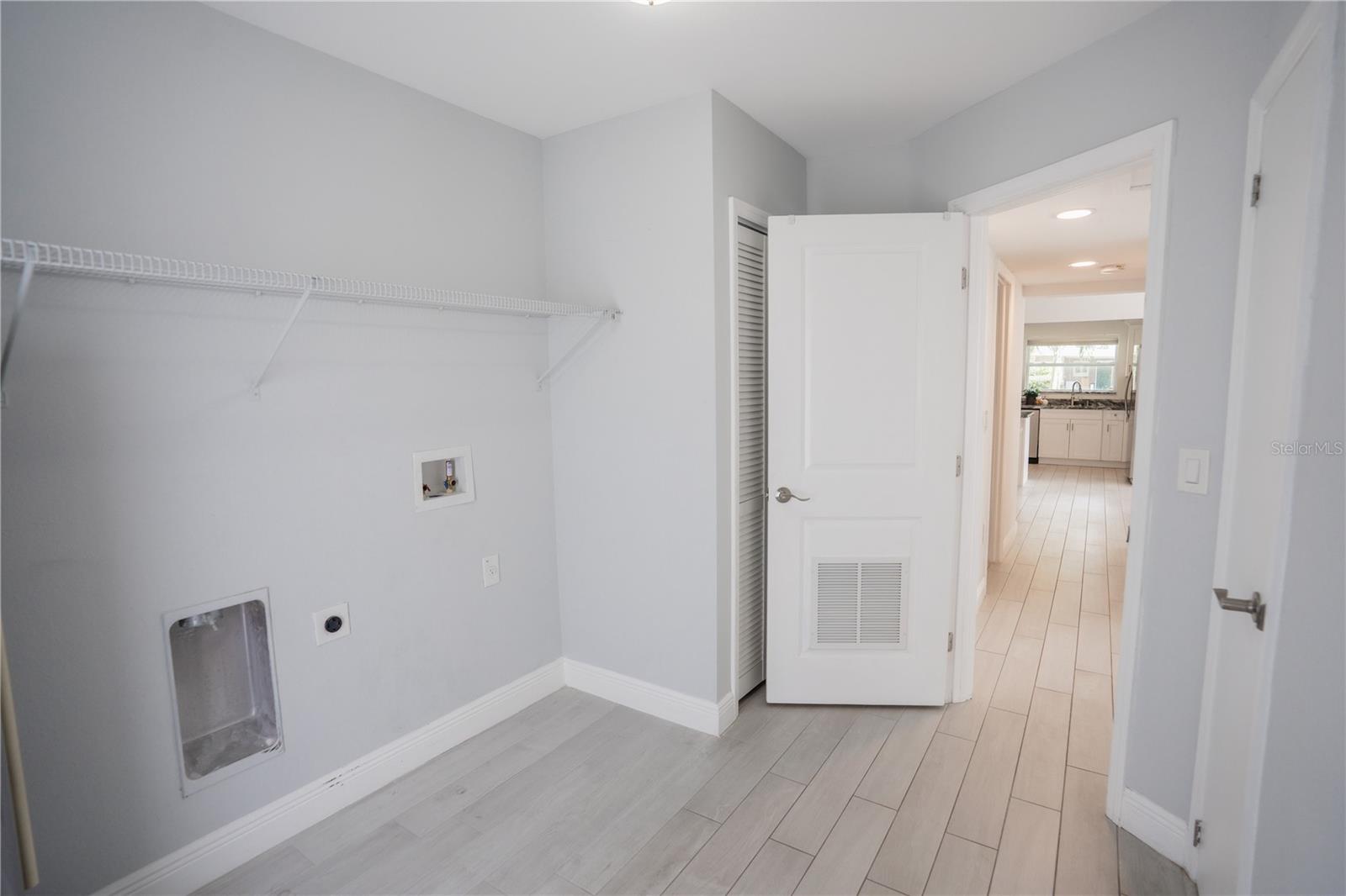 MANHATTAN MANOR 3 - Residential