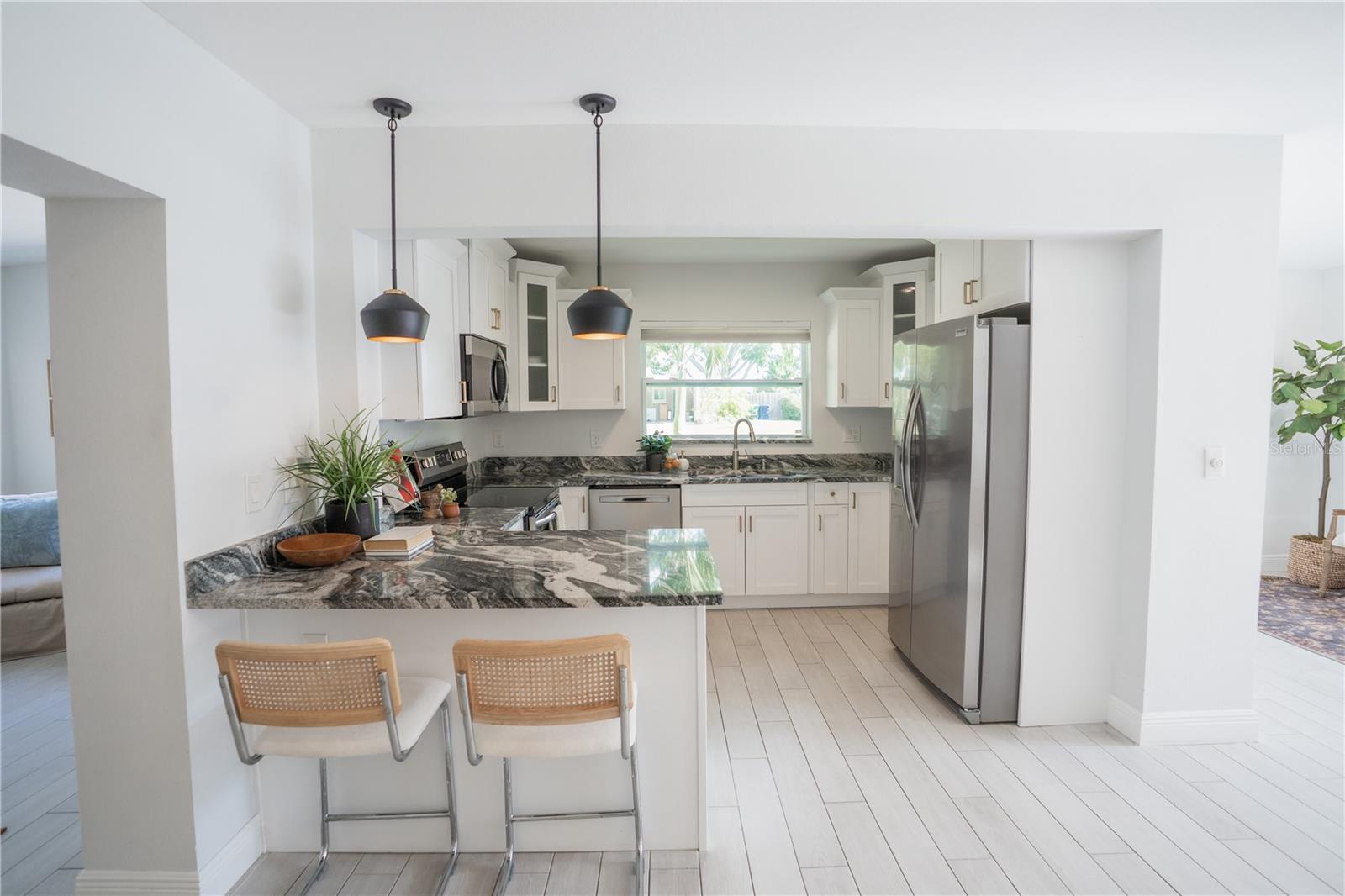 MANHATTAN MANOR 3 - Residential