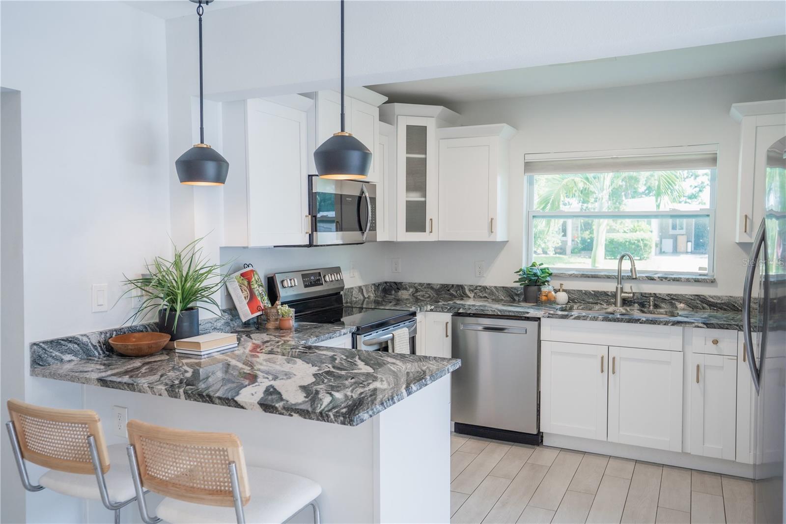 MANHATTAN MANOR 3 - Residential