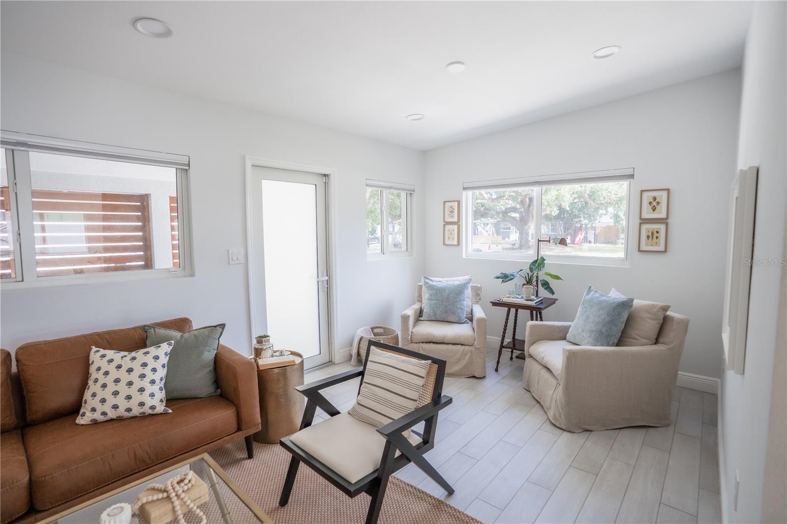 MANHATTAN MANOR 3 - Residential