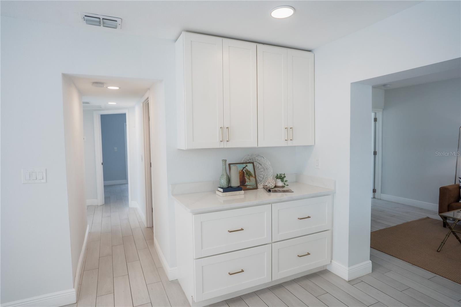 MANHATTAN MANOR 3 - Residential