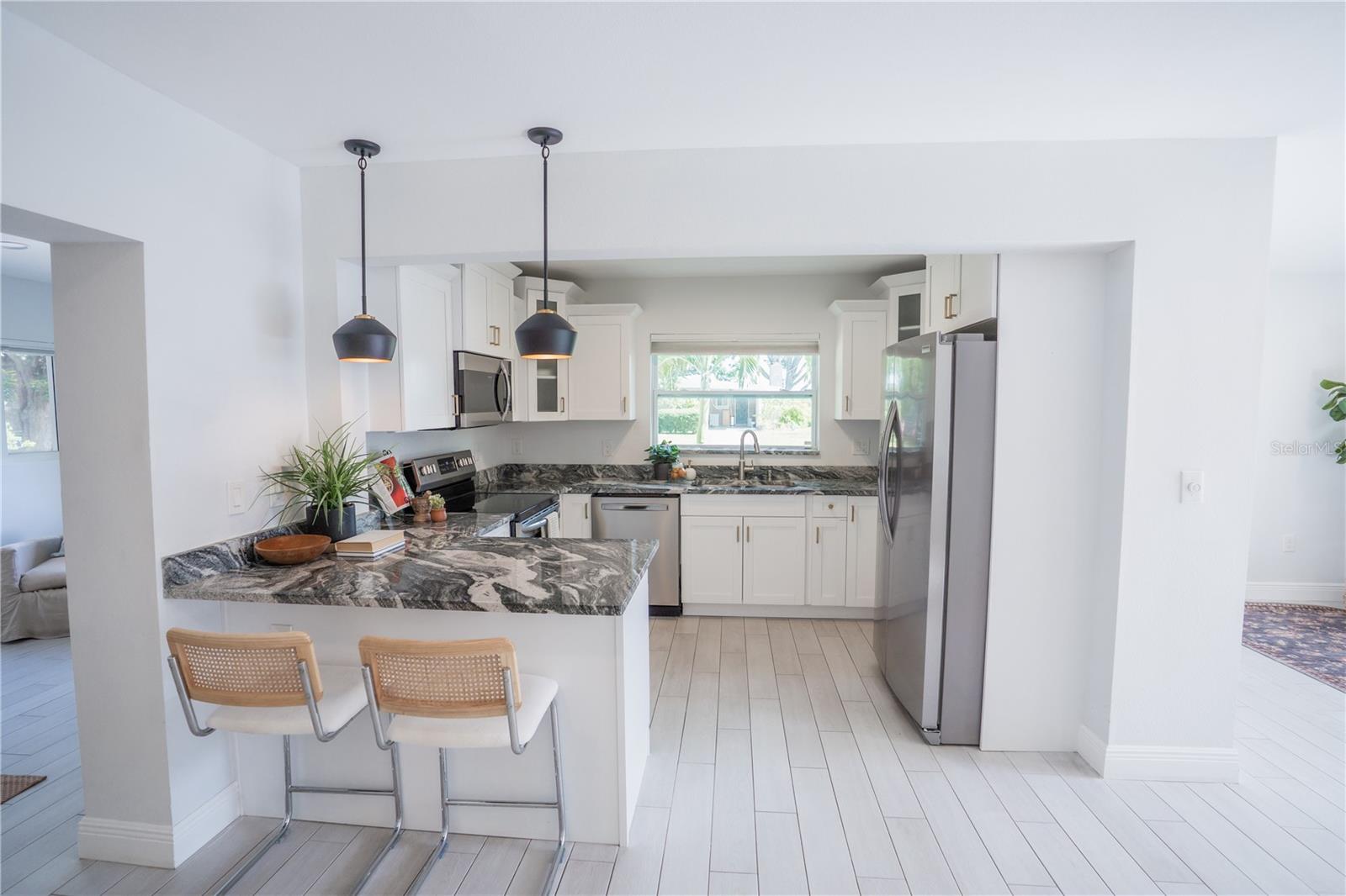 MANHATTAN MANOR 3 - Residential