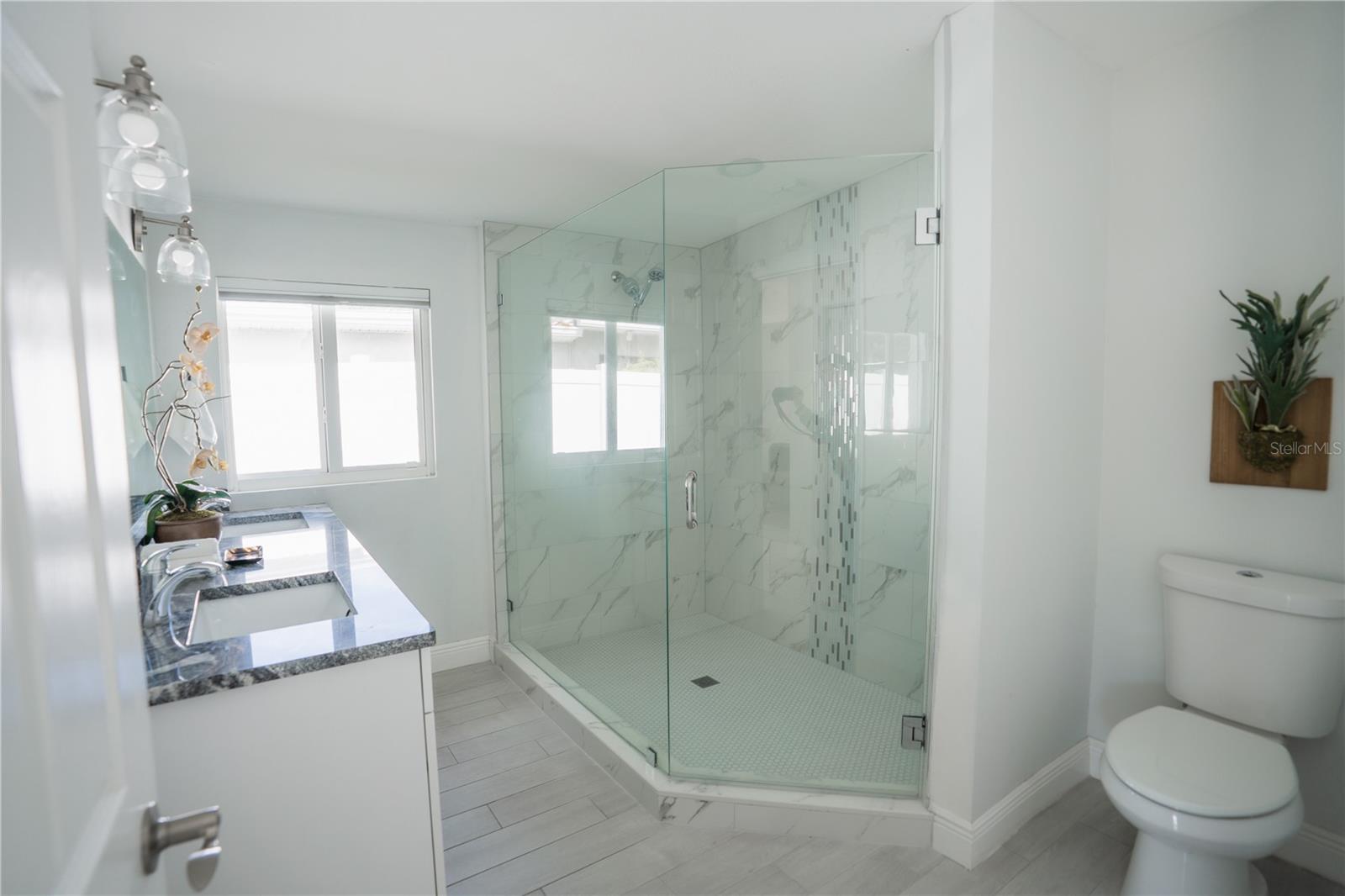 MANHATTAN MANOR 3 - Residential