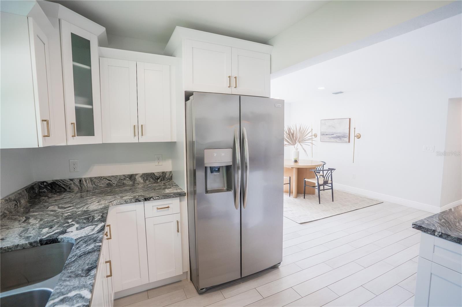 MANHATTAN MANOR 3 - Residential