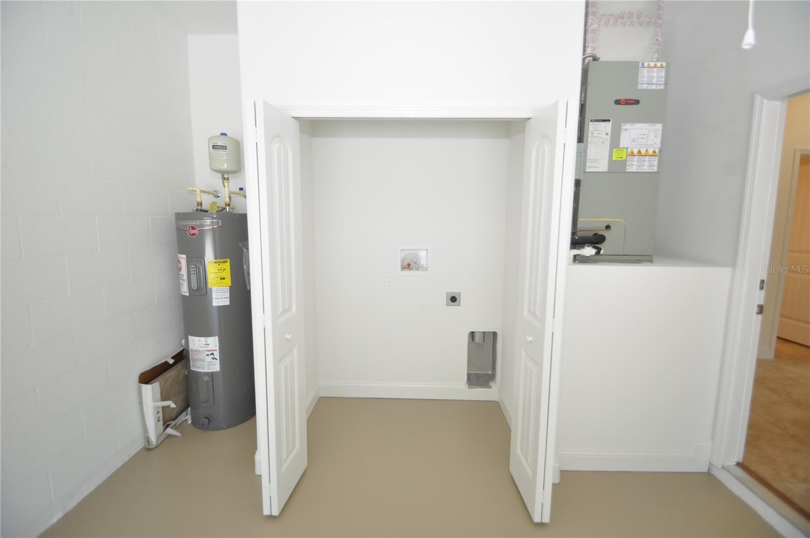LEHIGH WOODS - Residential Lease