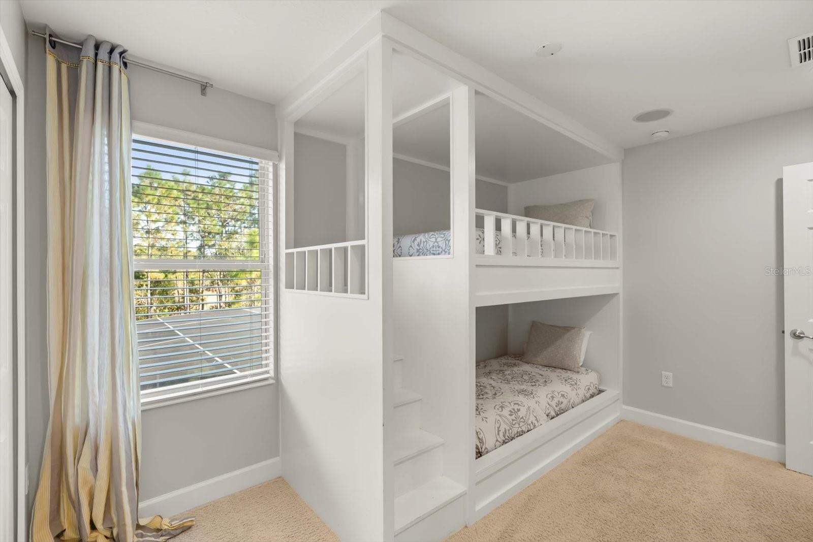 WATERSONG PH 01 - Residential