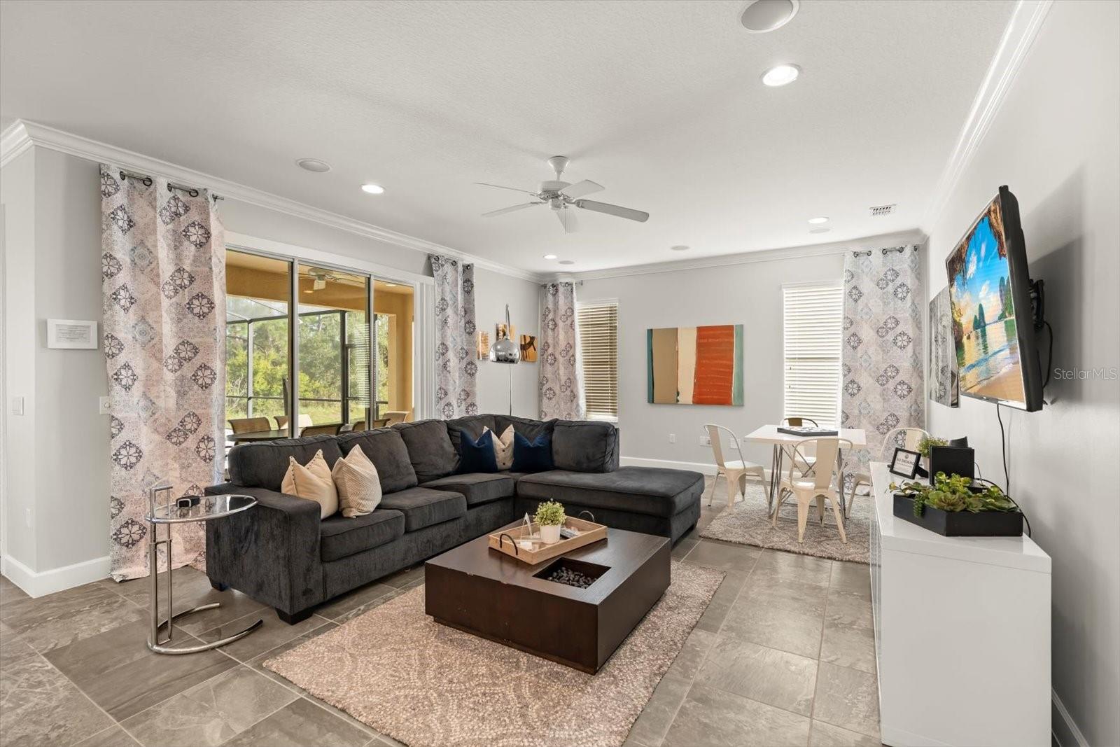 WATERSONG PH 01 - Residential