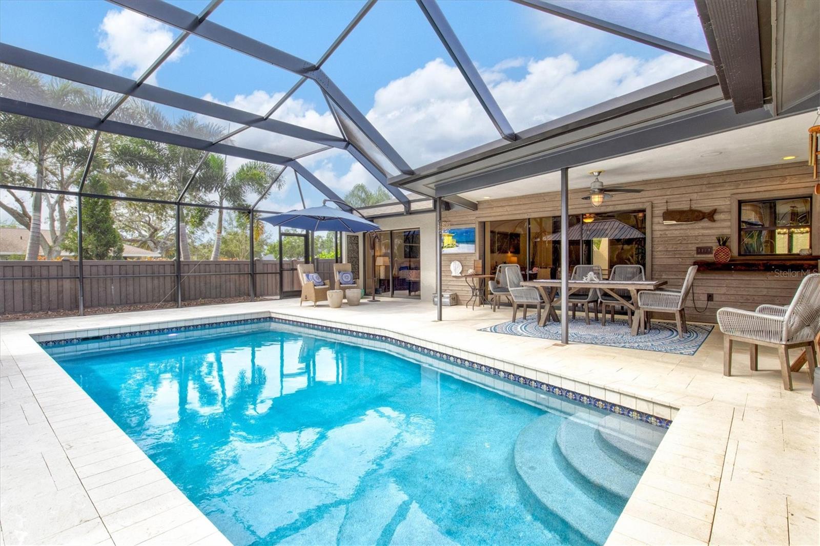 COUNTRY PLACE - Residential