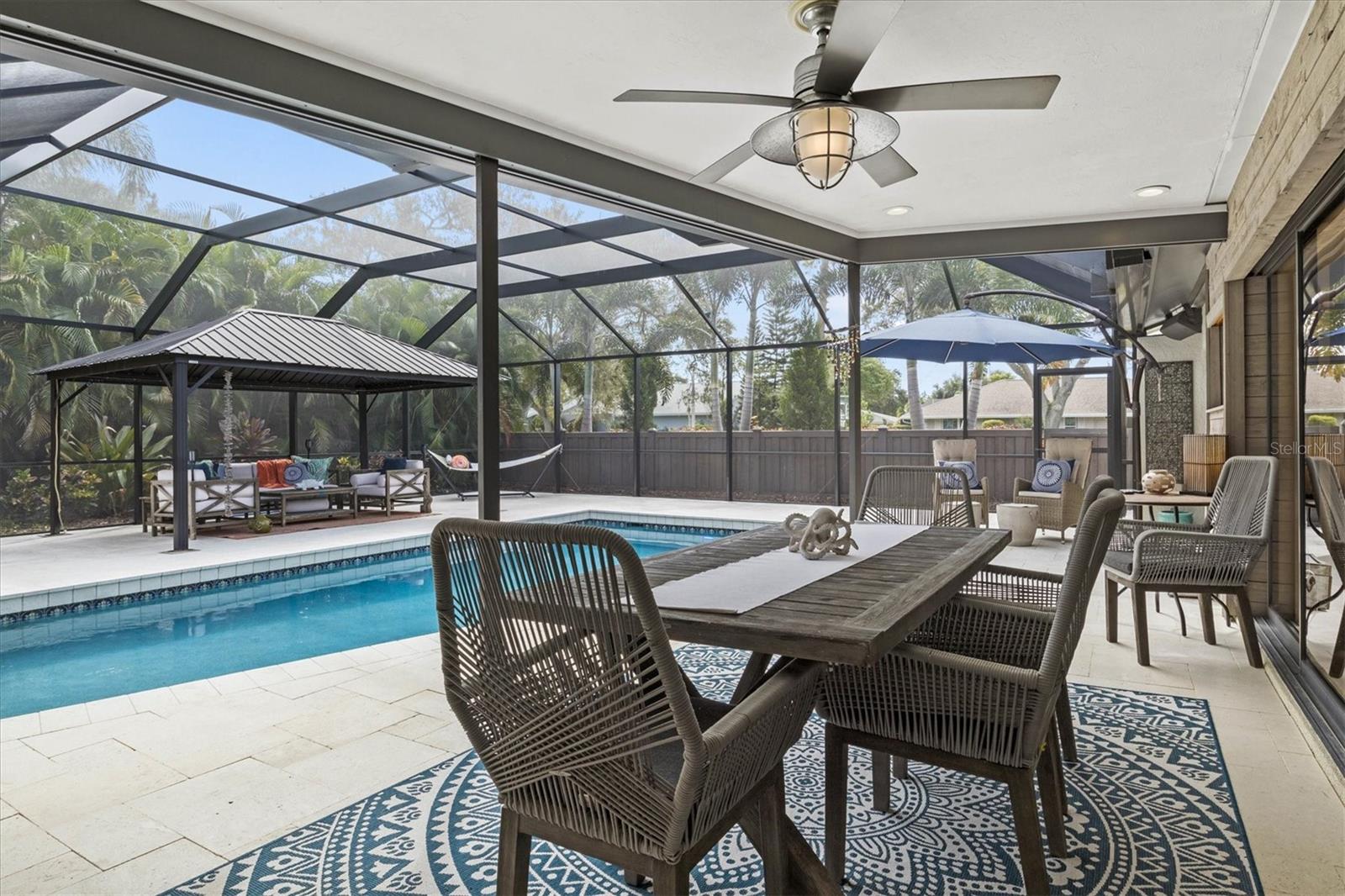 COUNTRY PLACE - Residential