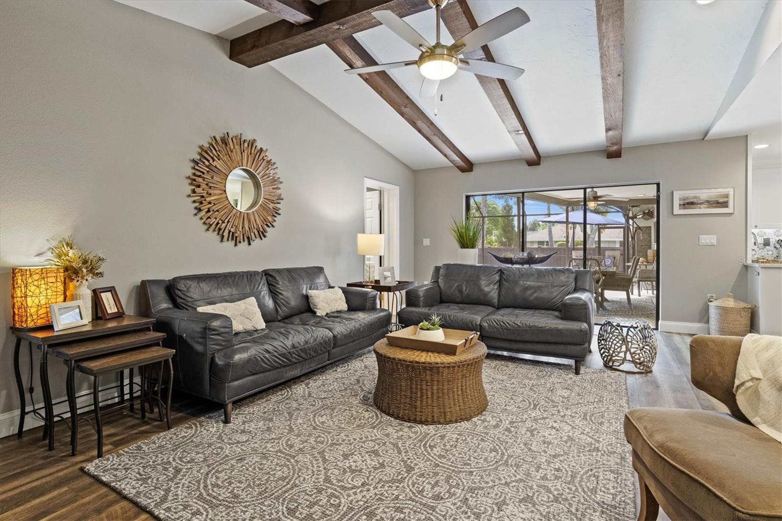 COUNTRY PLACE - Residential