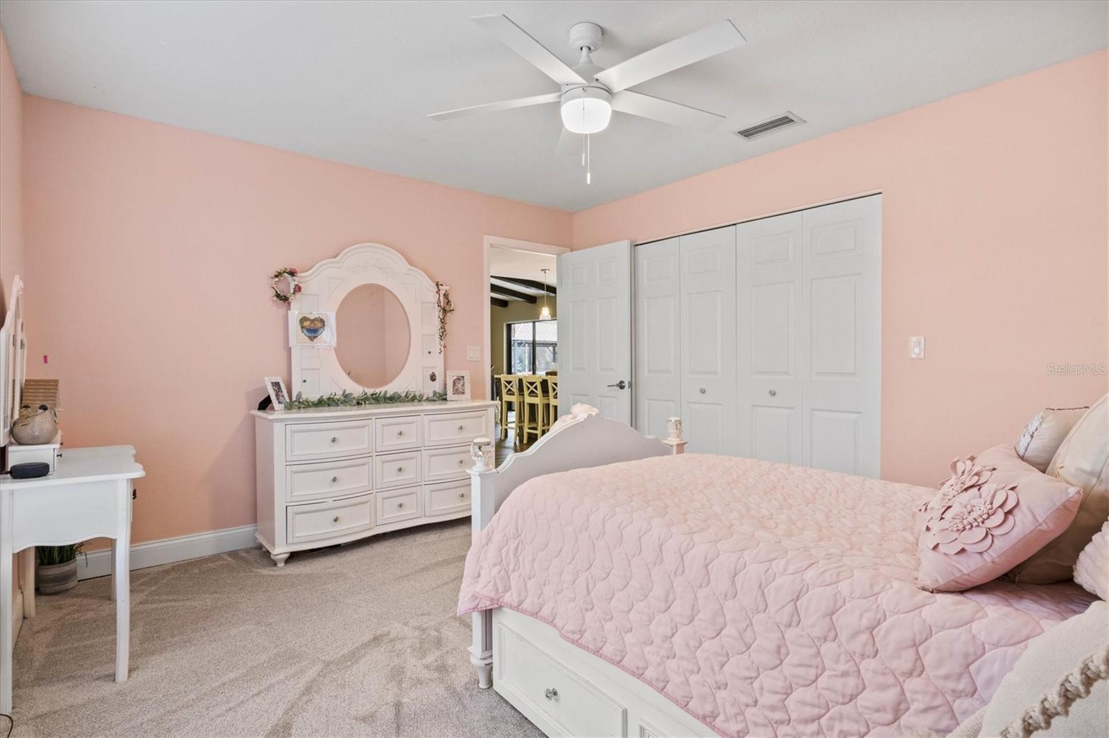 COUNTRY PLACE - Residential