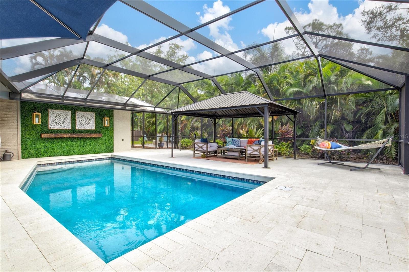 COUNTRY PLACE - Residential