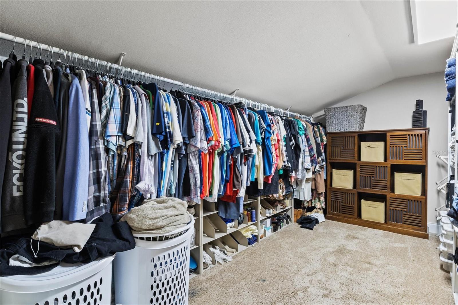 COUNTRY PLACE - Residential