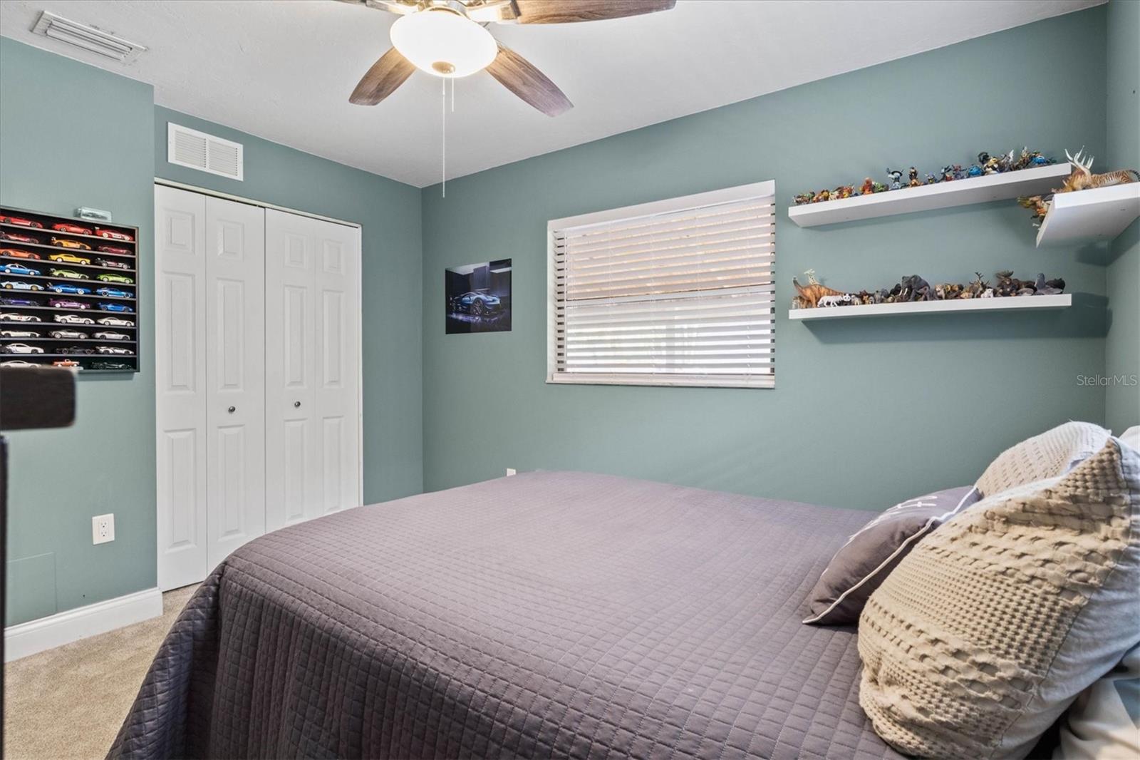 COUNTRY PLACE - Residential