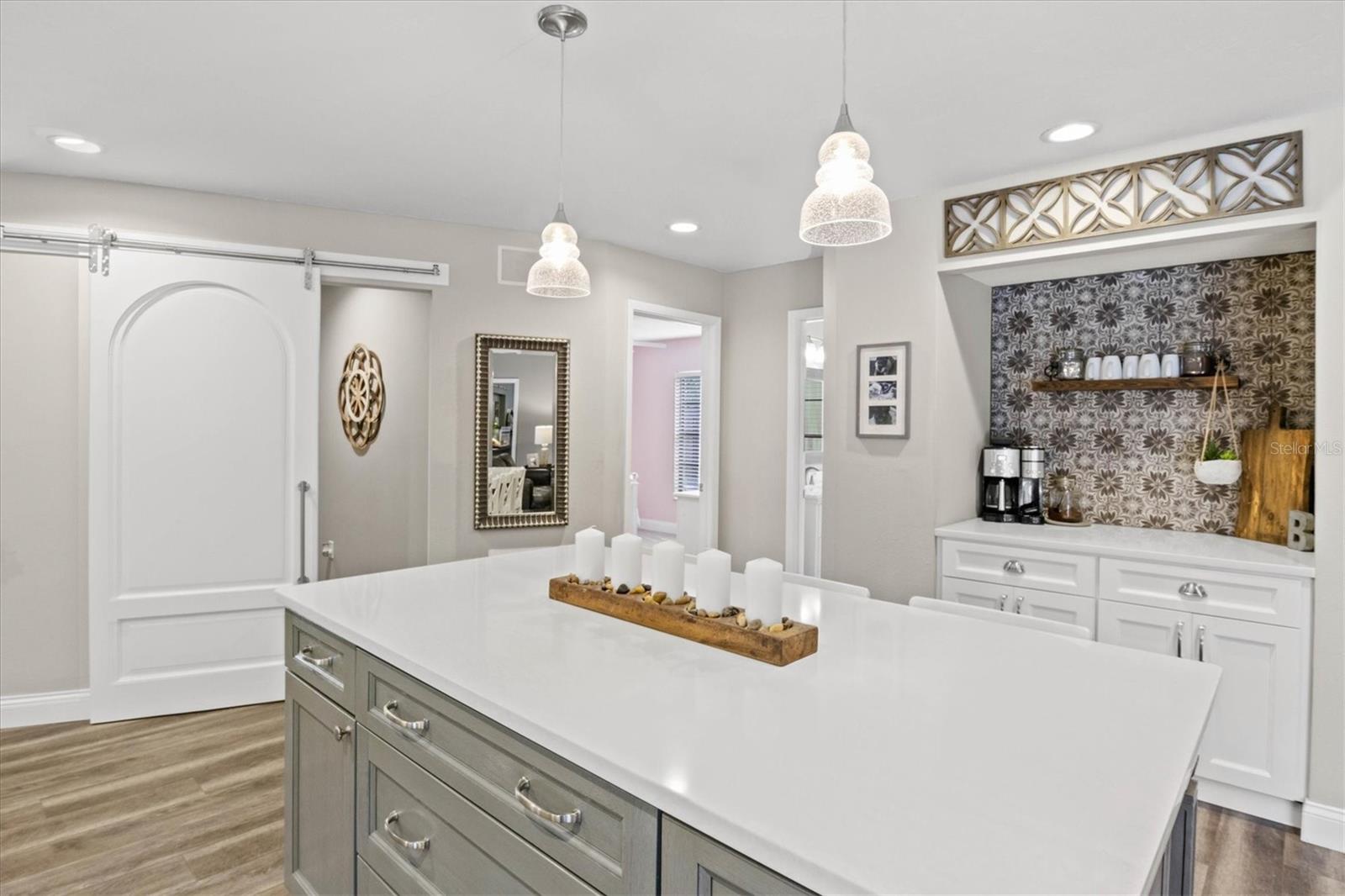 COUNTRY PLACE - Residential