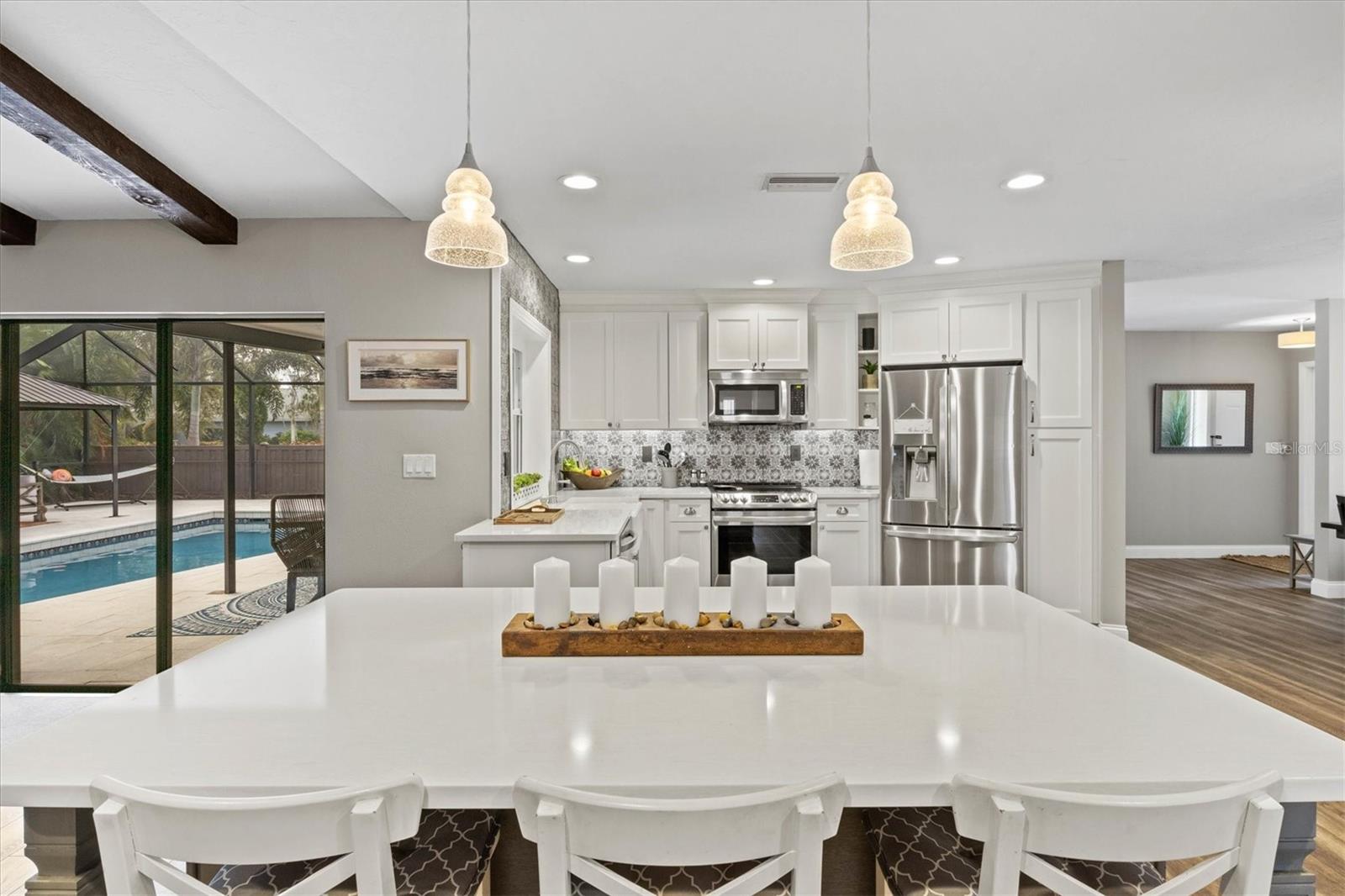 COUNTRY PLACE - Residential