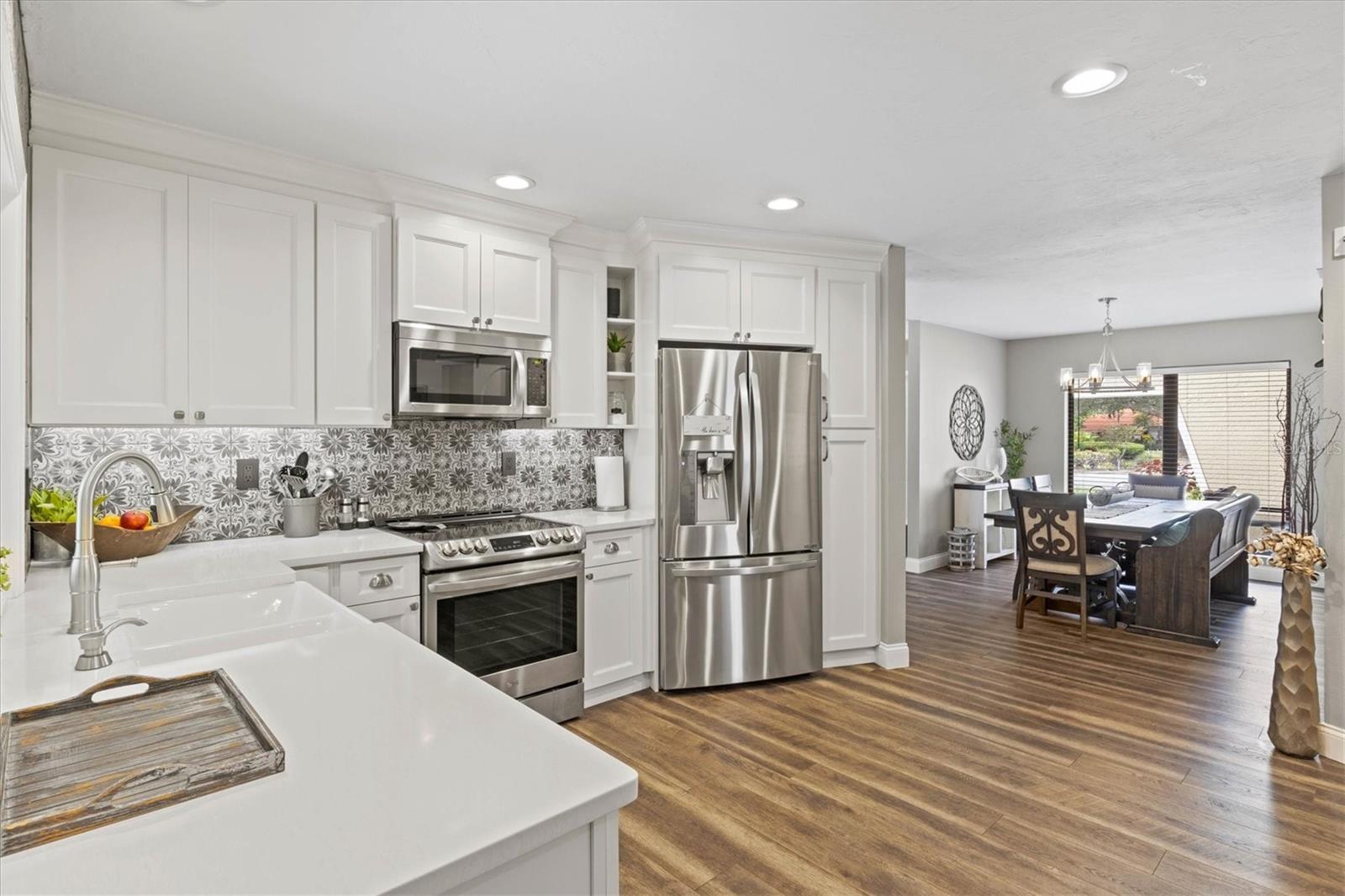 COUNTRY PLACE - Residential