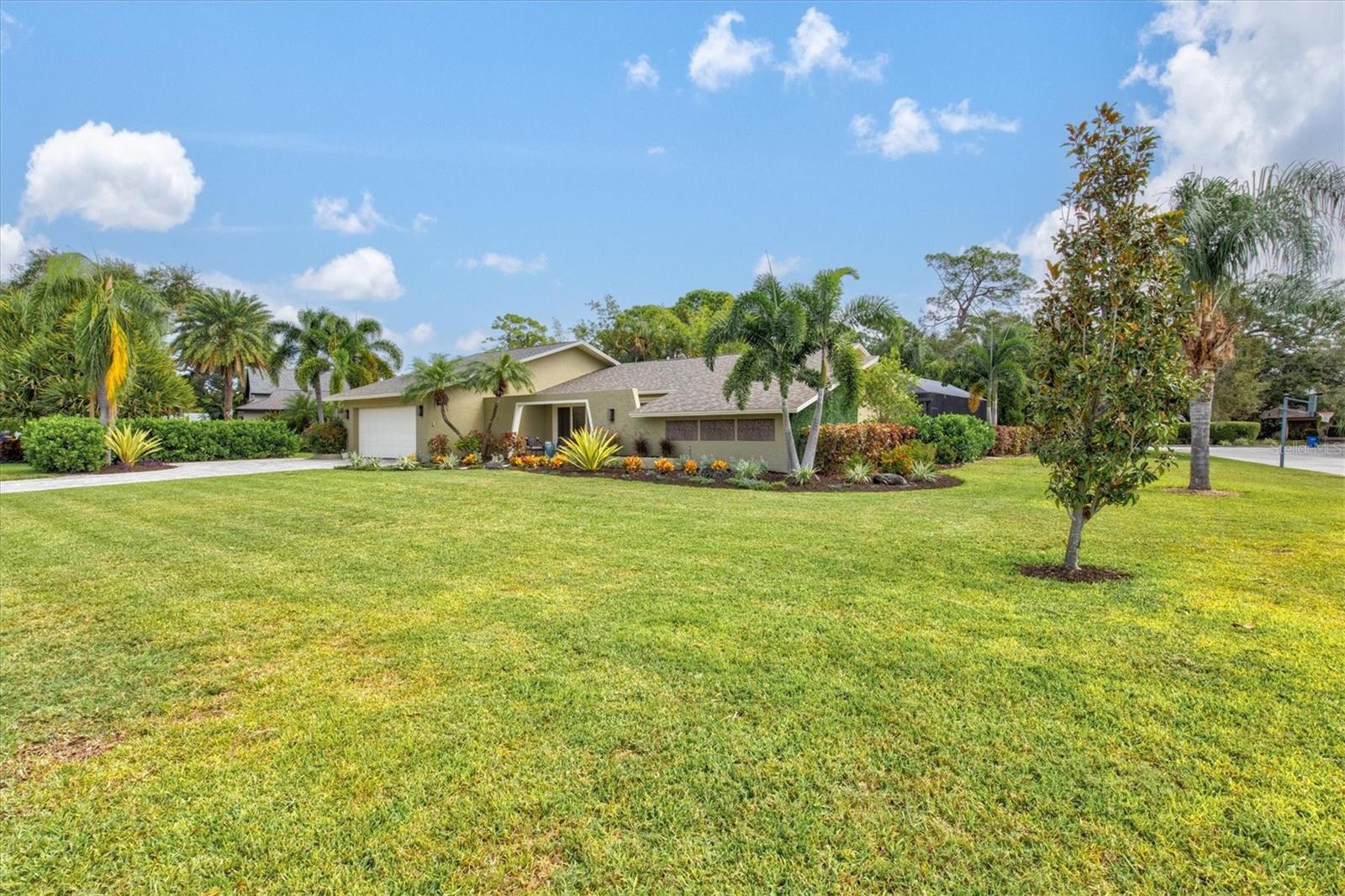 COUNTRY PLACE - Residential