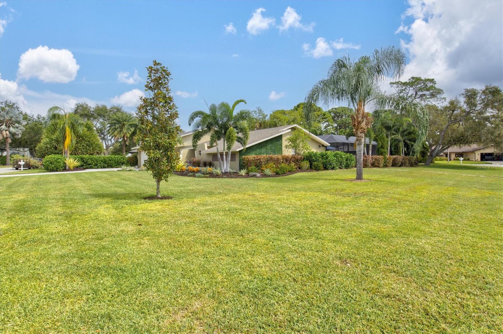 COUNTRY PLACE - Residential