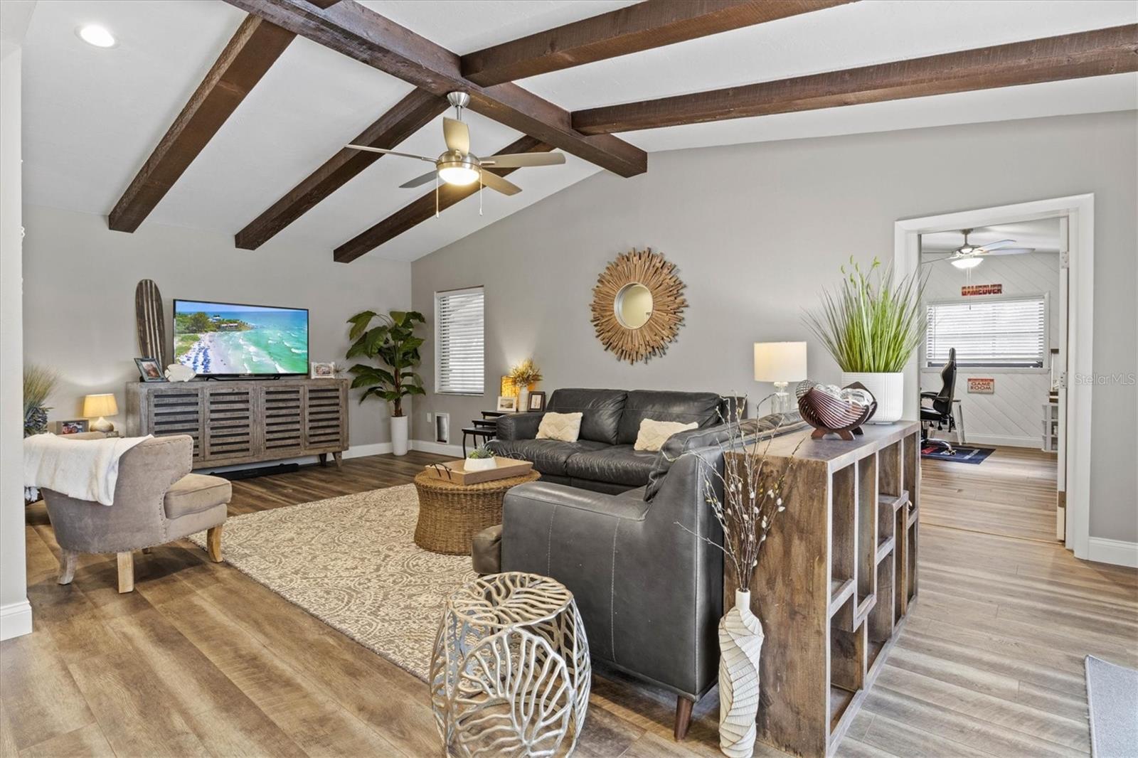 COUNTRY PLACE - Residential