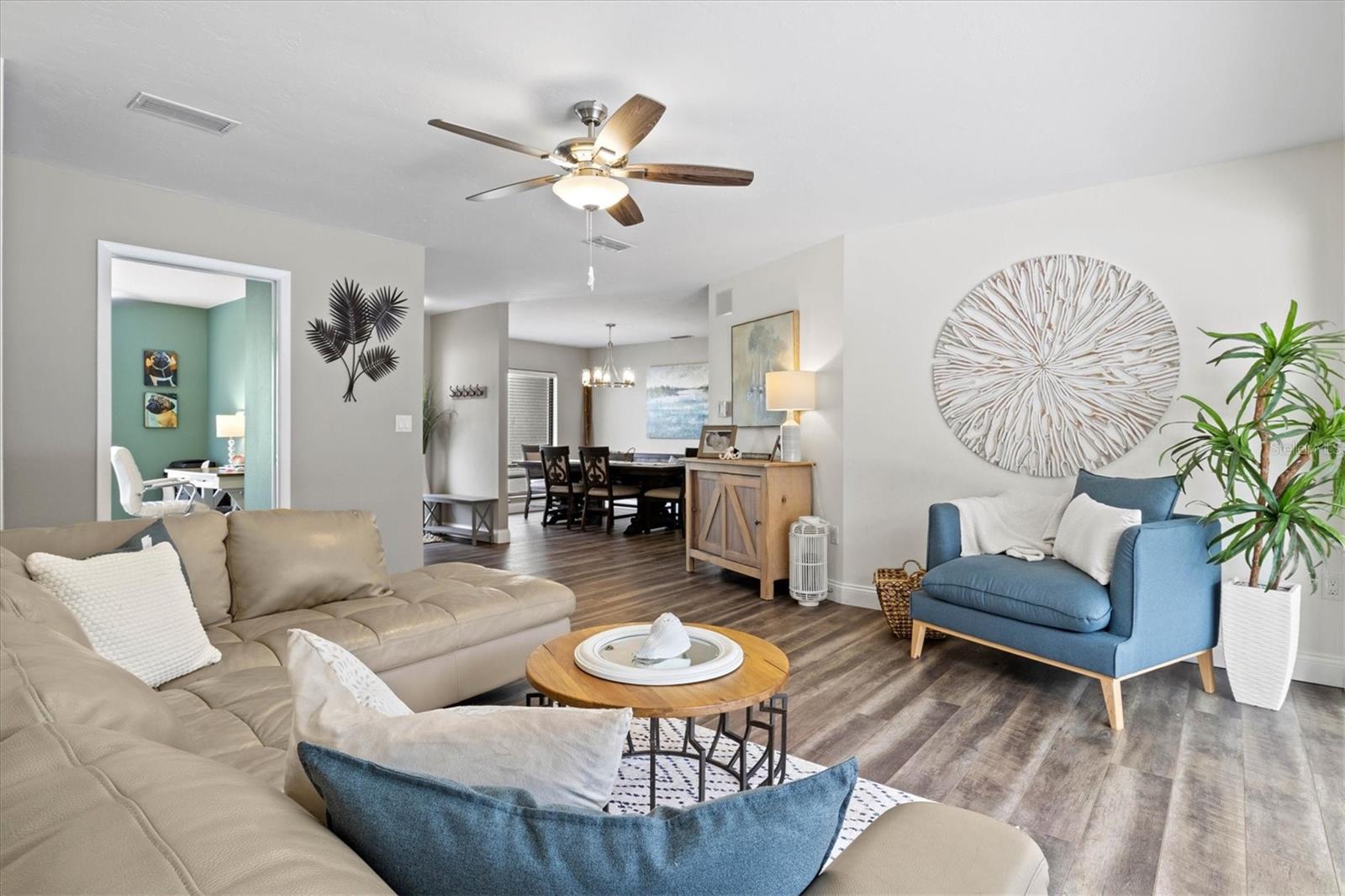 COUNTRY PLACE - Residential