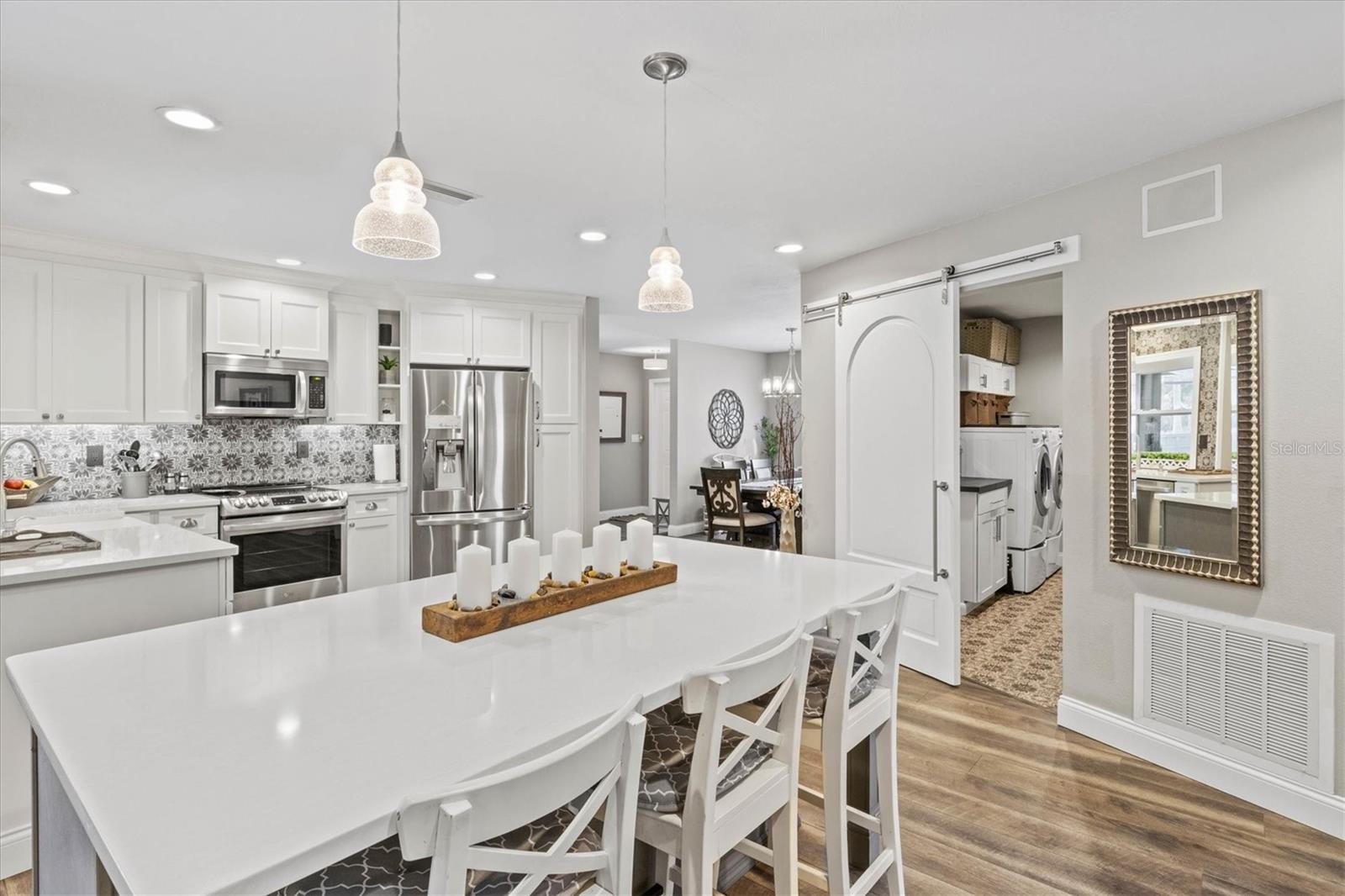 COUNTRY PLACE - Residential