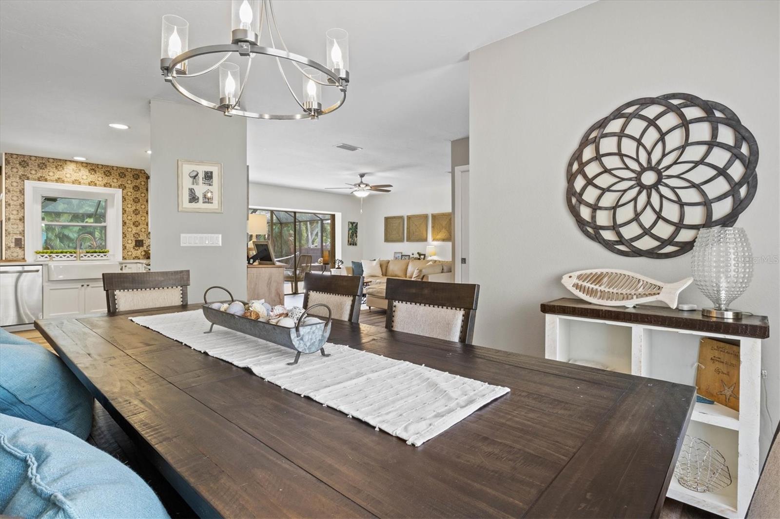 COUNTRY PLACE - Residential