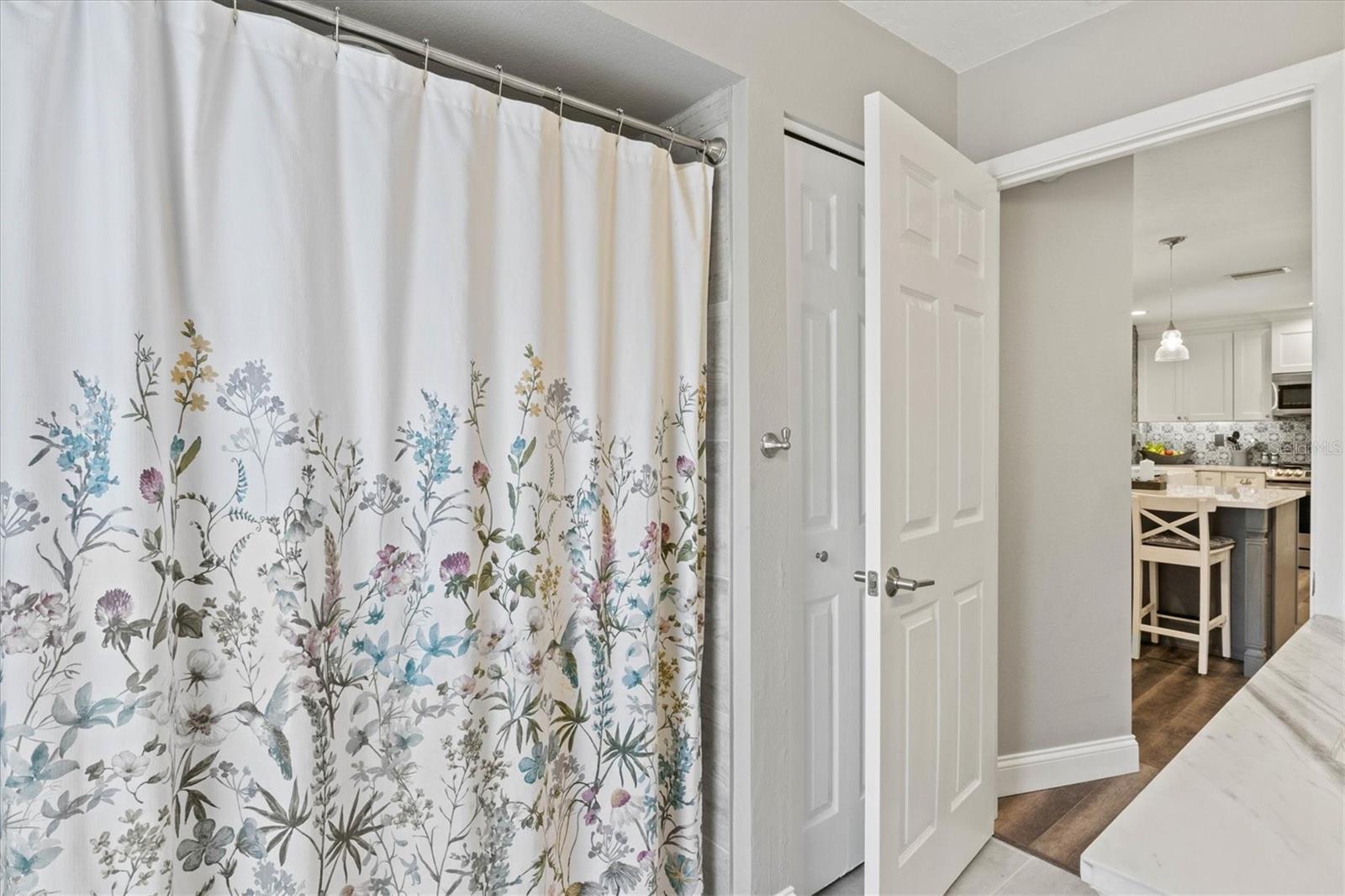 COUNTRY PLACE - Residential