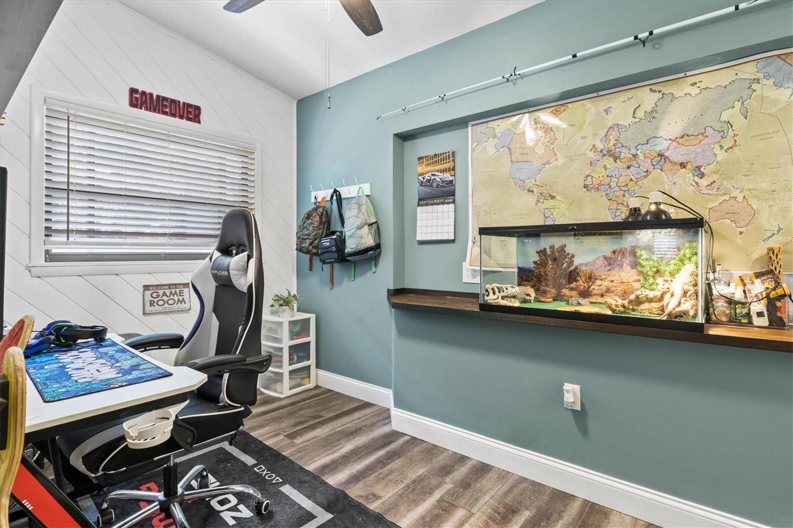 COUNTRY PLACE - Residential