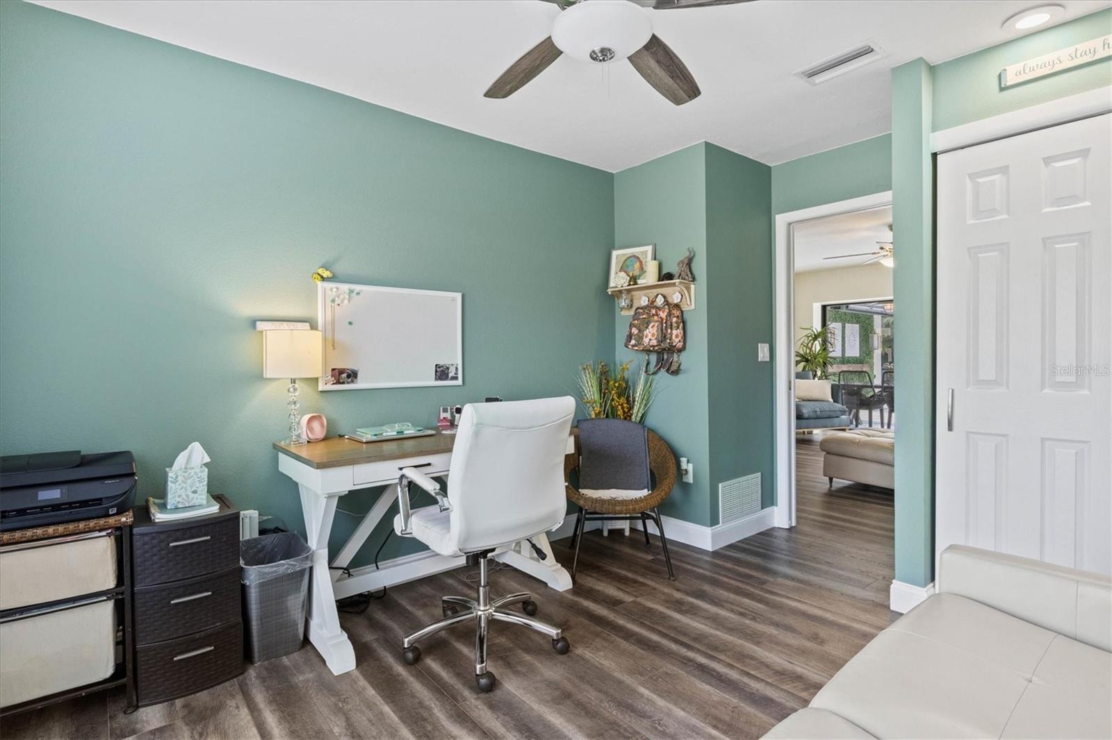 COUNTRY PLACE - Residential