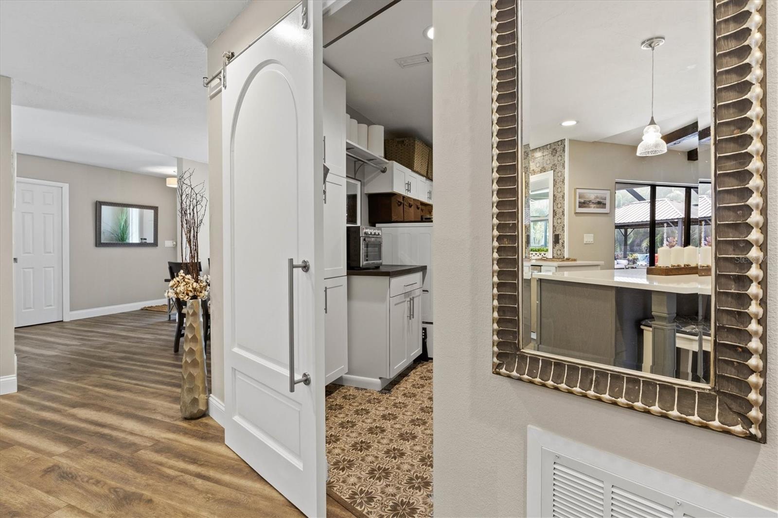 COUNTRY PLACE - Residential