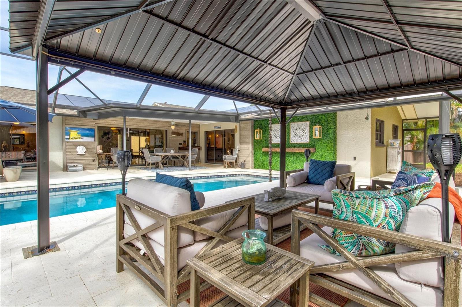 COUNTRY PLACE - Residential