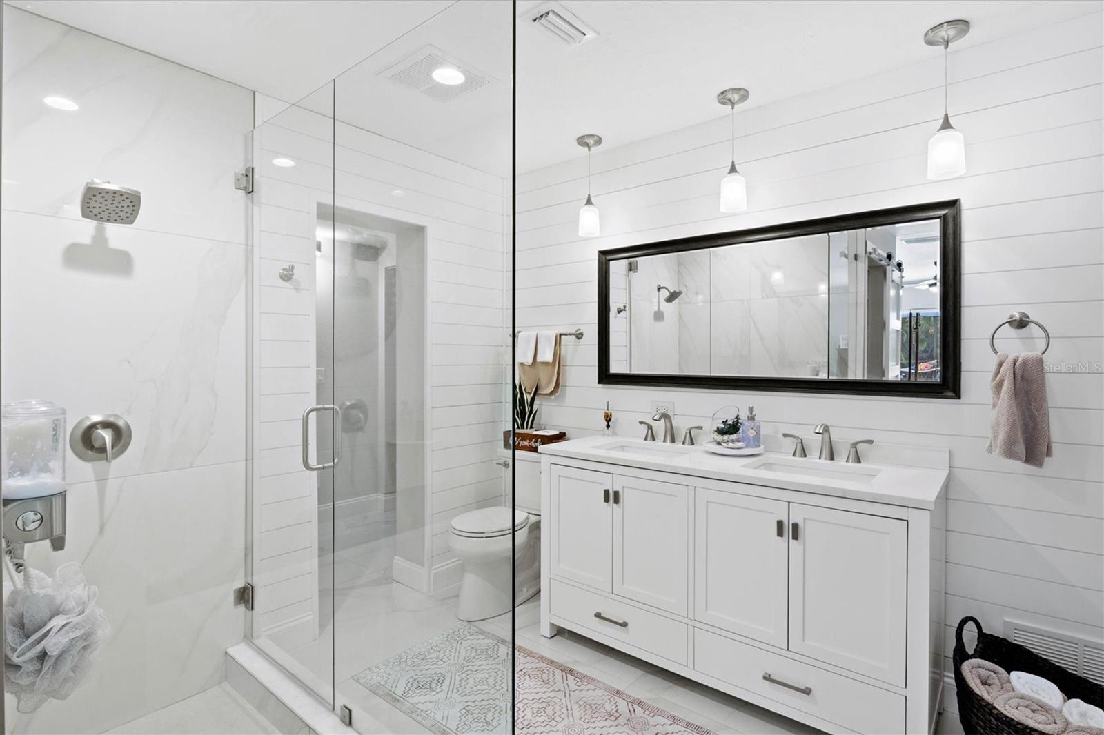 COUNTRY PLACE - Residential