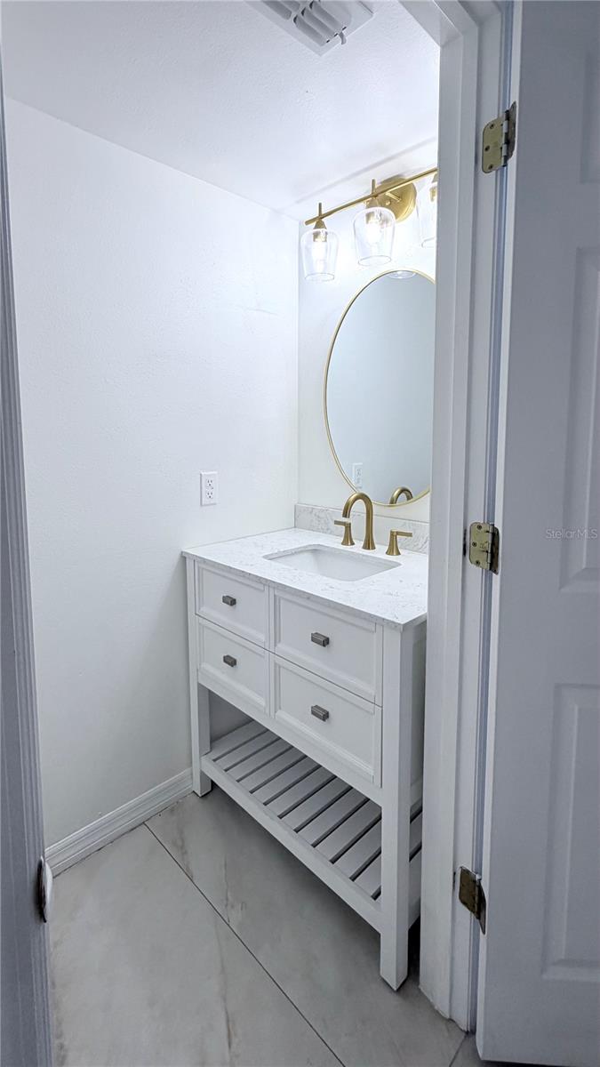 FRUITLAND PARK GLEN PH 01 02 & 03 - Residential Lease