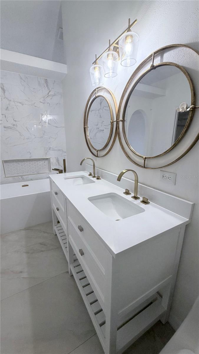 FRUITLAND PARK GLEN PH 01 02 & 03 - Residential Lease