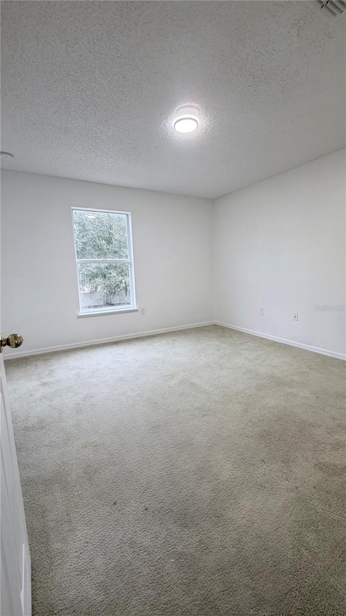 FRUITLAND PARK GLEN PH 01 02 & 03 - Residential Lease