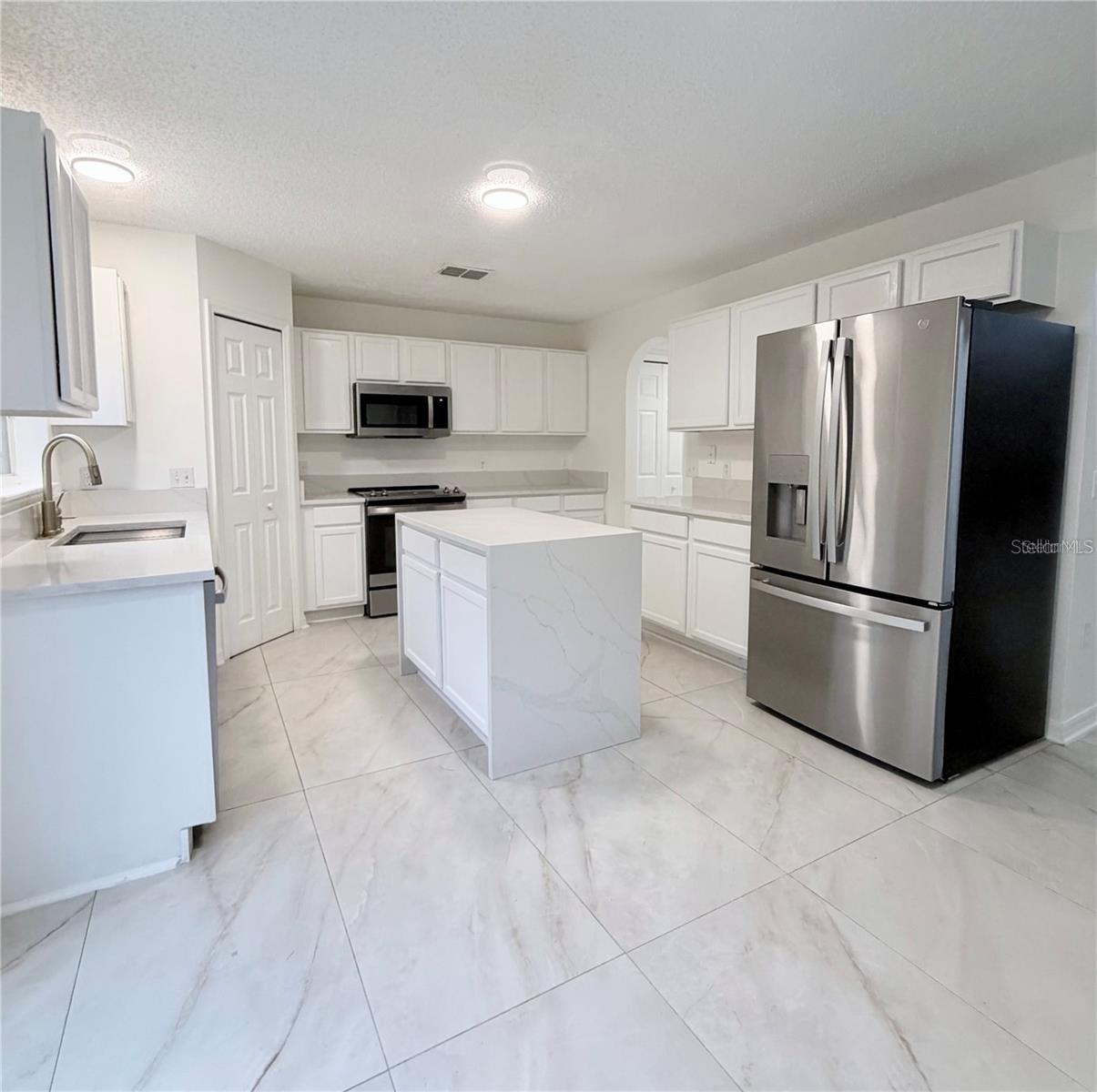 FRUITLAND PARK GLEN PH 01 02 & 03 - Residential Lease