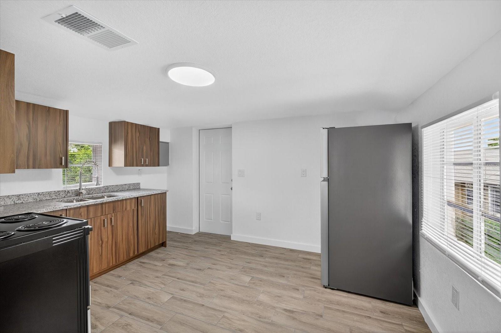 GROVE PARK VISTA SUB - Residential Income