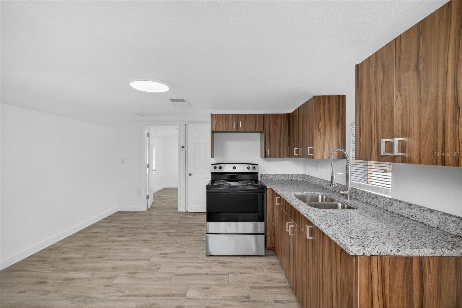 GROVE PARK VISTA SUB - Residential Income