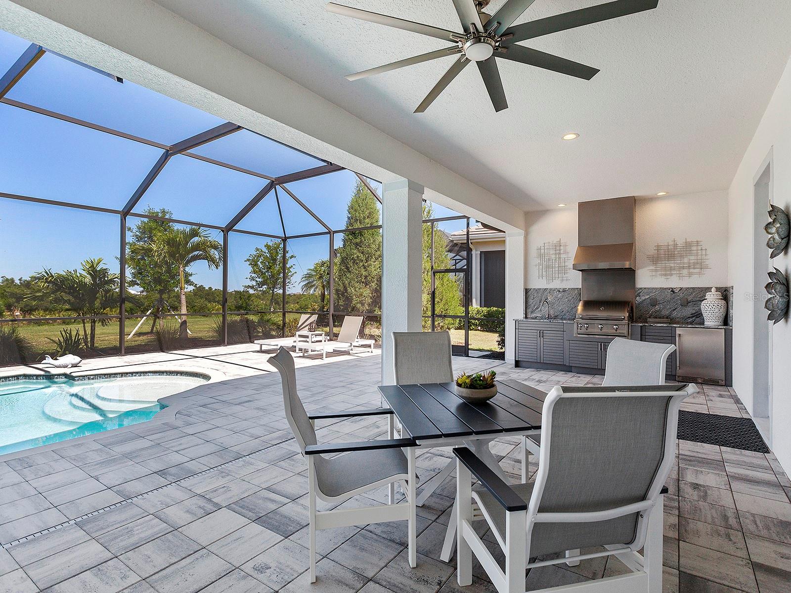 LAKE CLUB - Residential