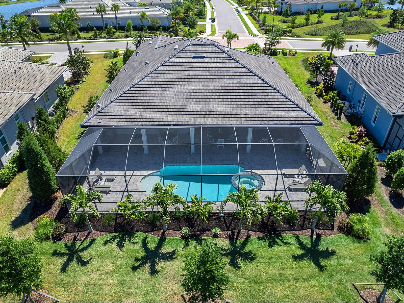 LAKE CLUB - Residential