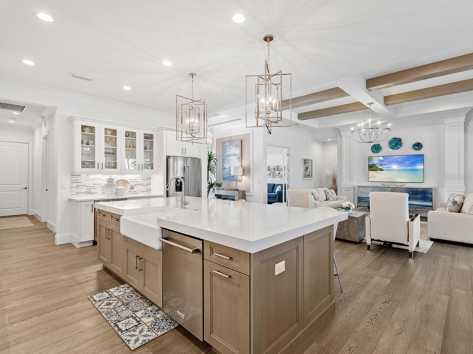 LAKE CLUB - Residential