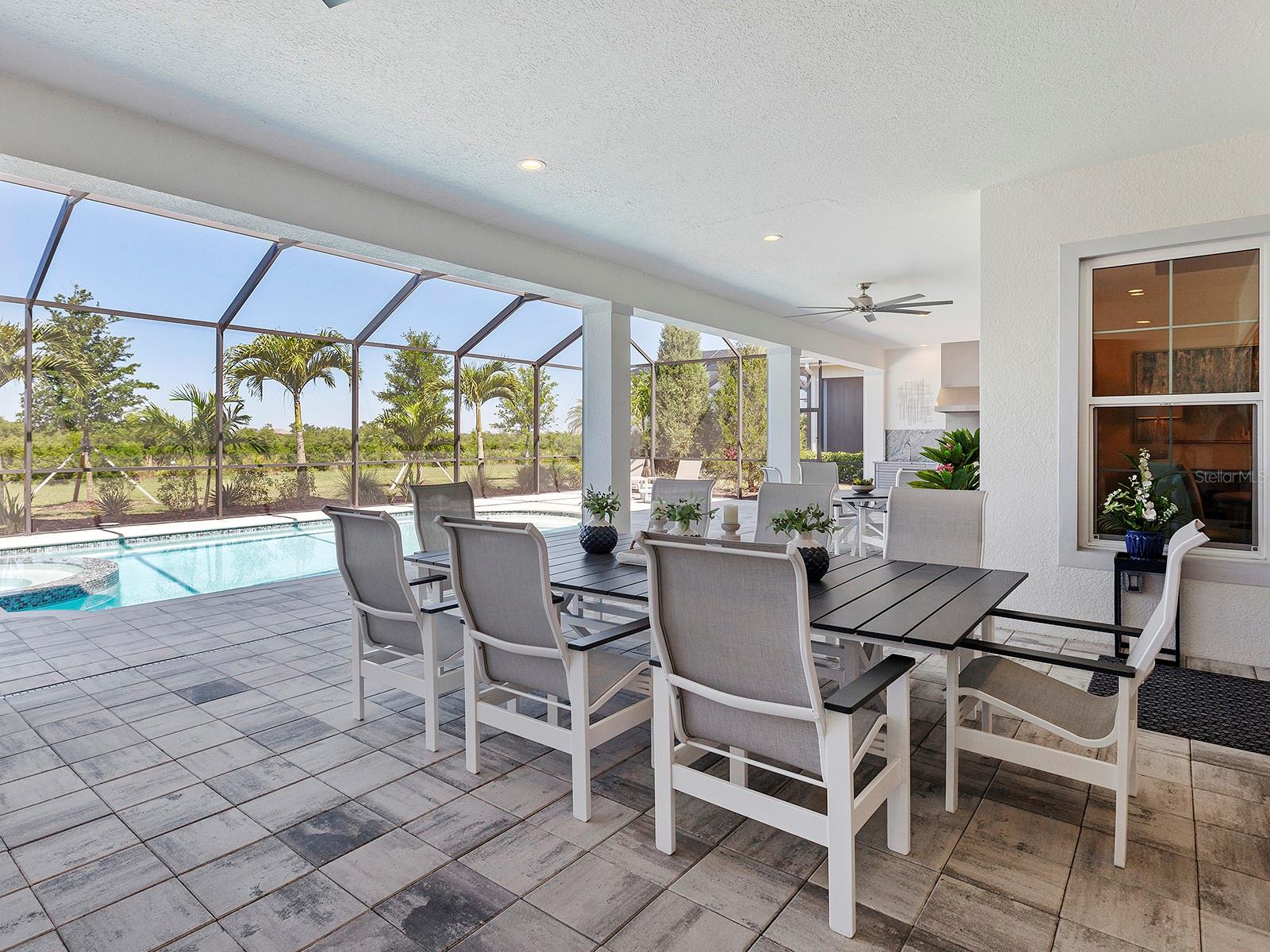 LAKE CLUB - Residential