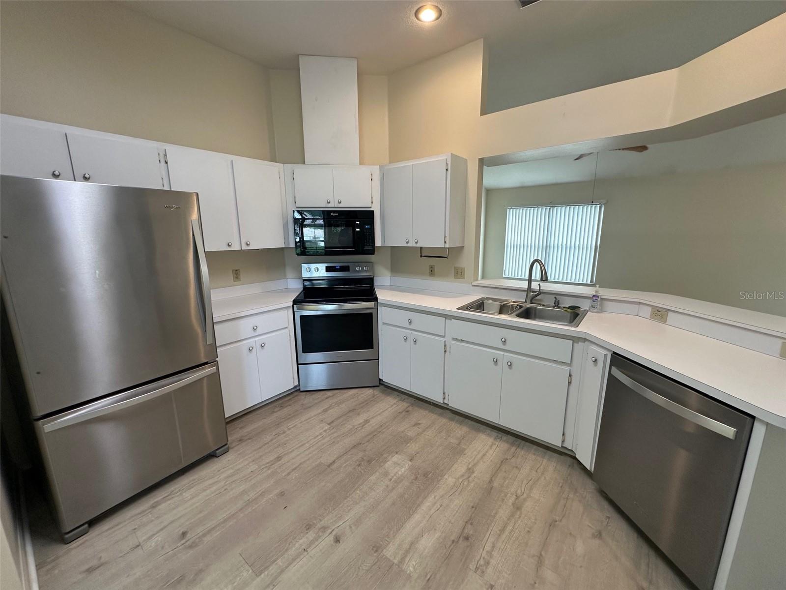 OAKWOOD VILLAGE BEVERLY HILLS PH 02 - Residential