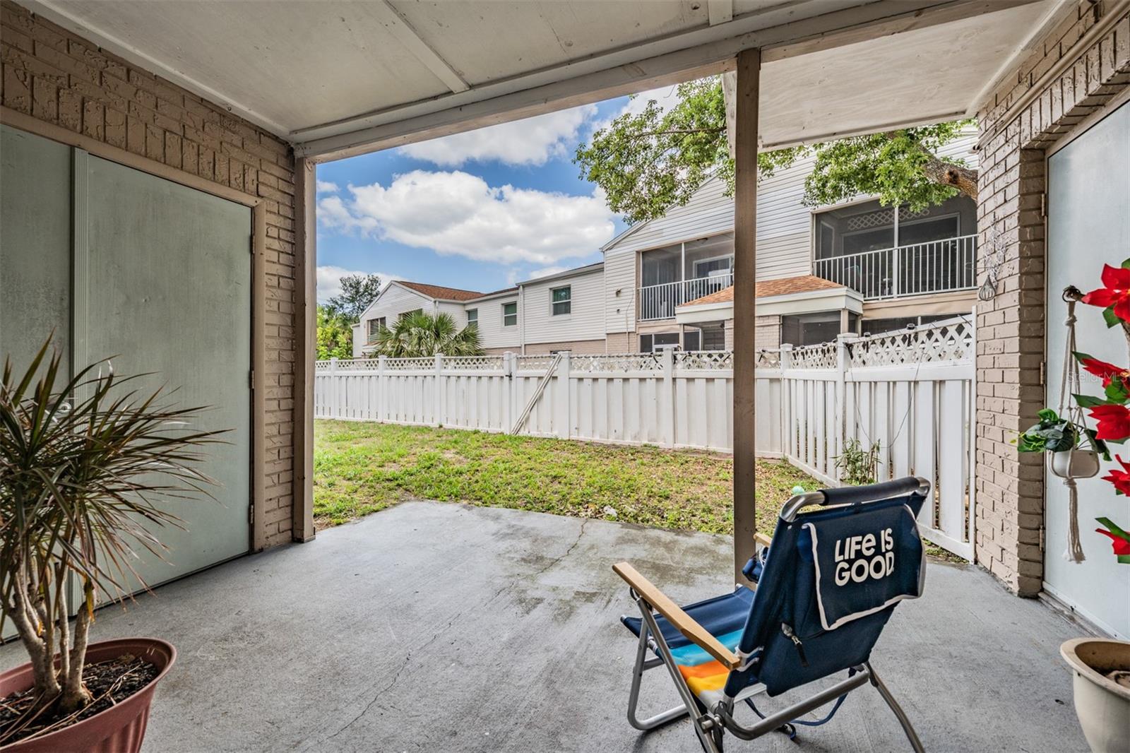 MANHATTAN PALMS CONDO - Residential