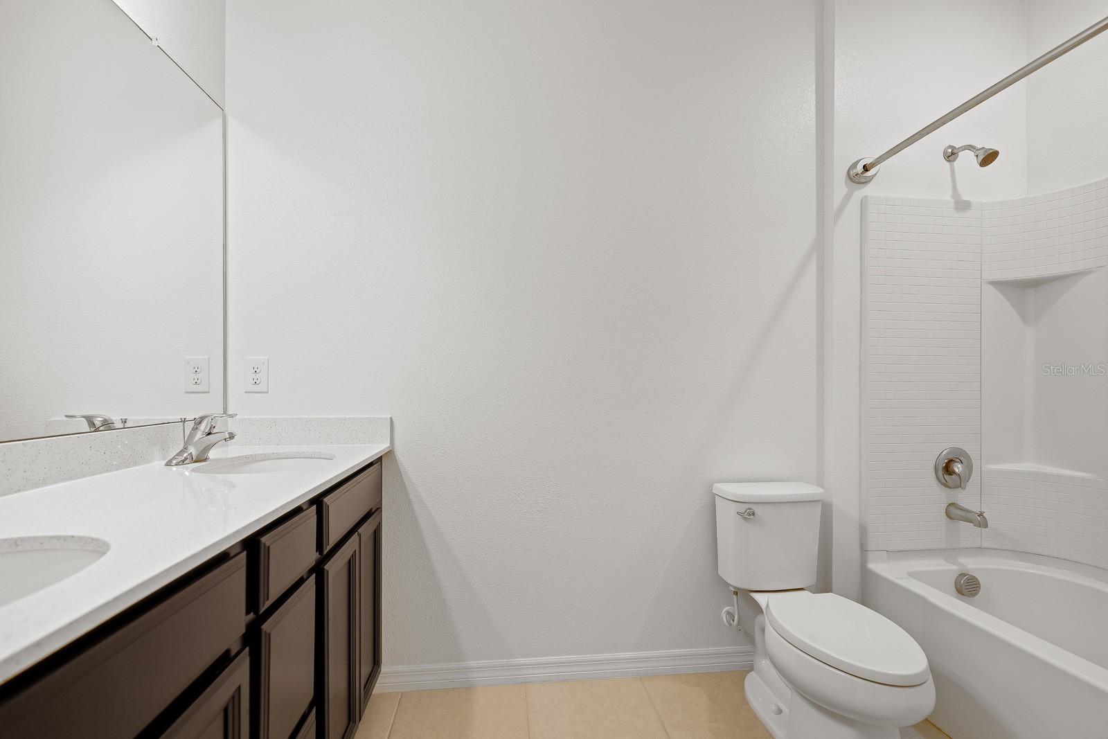 FISHHAWK RANCH WEST TWNHMS - Residential Lease