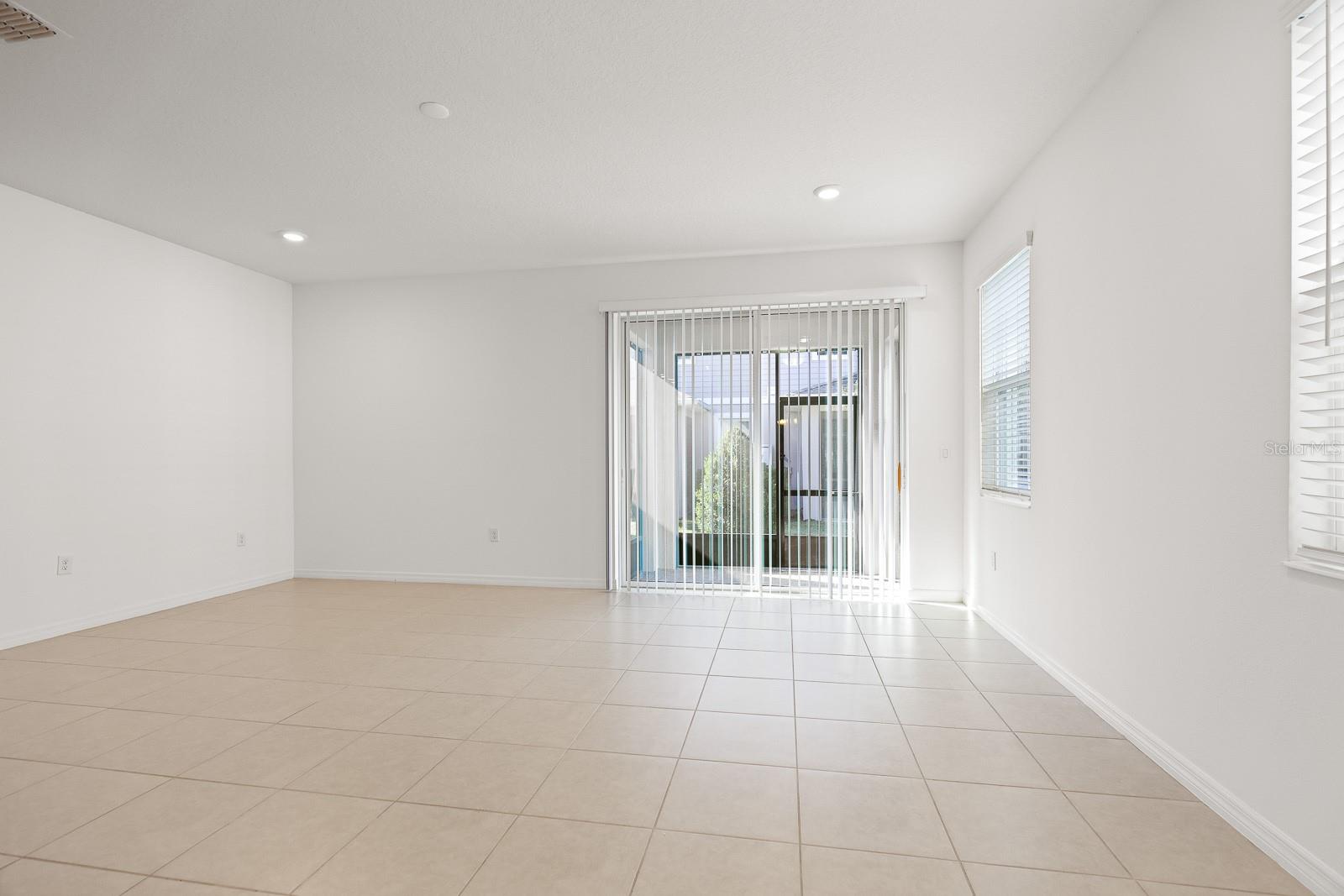 FISHHAWK RANCH WEST TWNHMS - Residential Lease