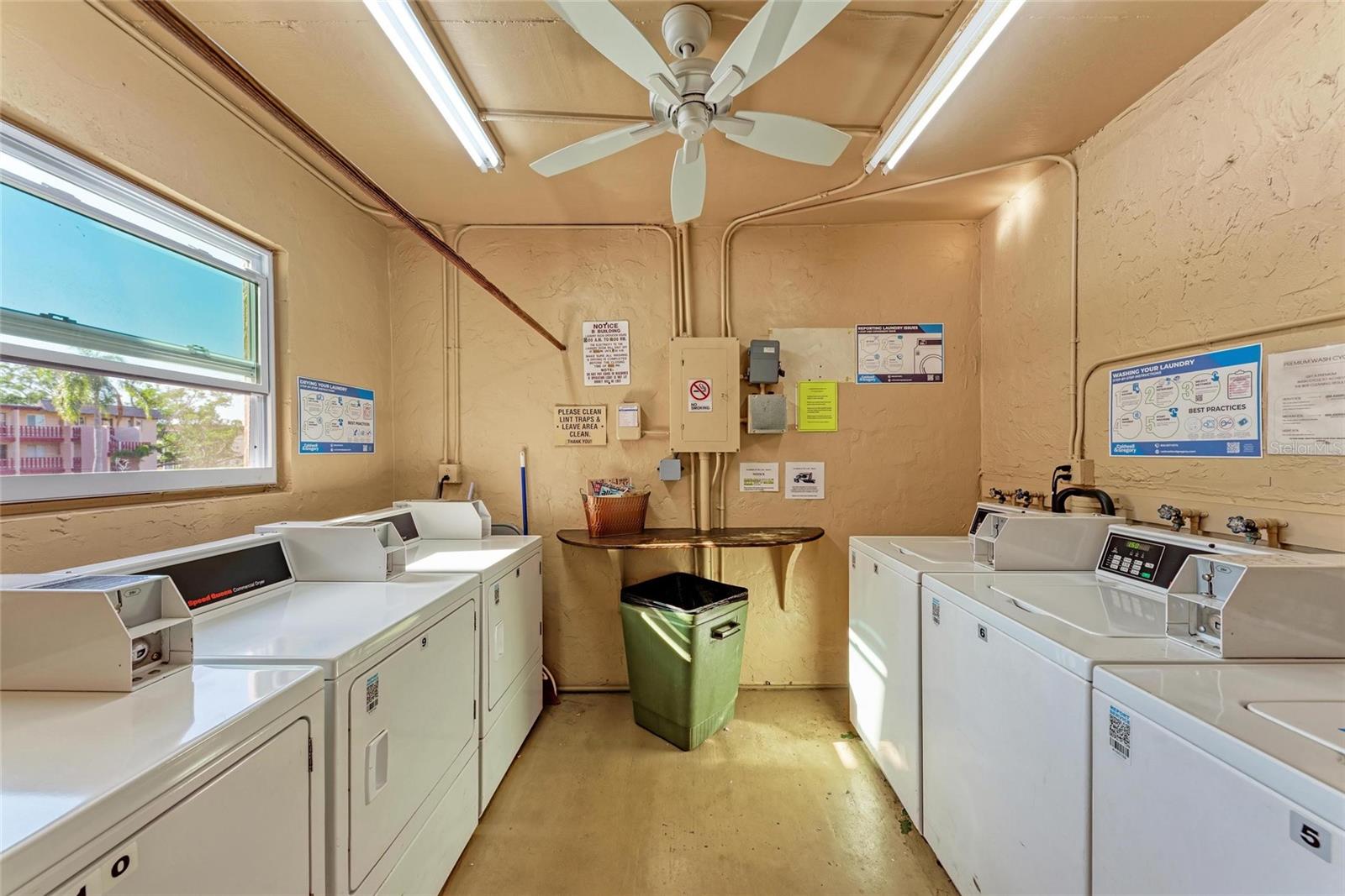 BAYSHORE ON THE LAKE APTS SEC 1 - Residential